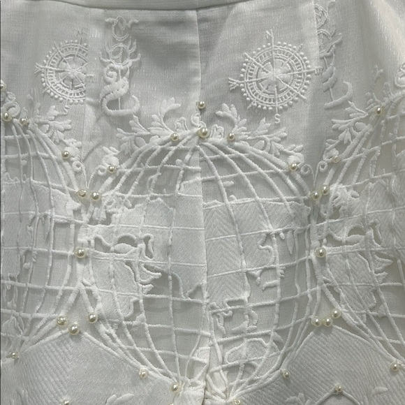 White Crop Blouse with 3/4 Sleeves and Mandarin Collar with Matching Shorts - Picture 13 of 16